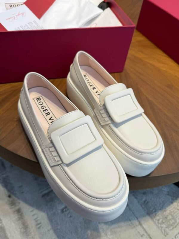 ROGER VIVIER Platform loafers
