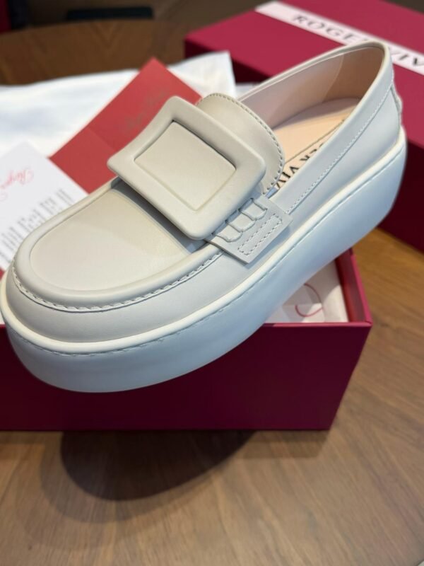 ROGER VIVIER Platform loafers