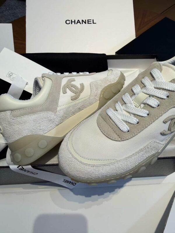 CHANEL 26S Sneakers