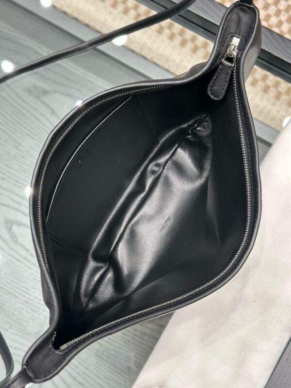 THE ROW E.W. Izzy Leather Bag