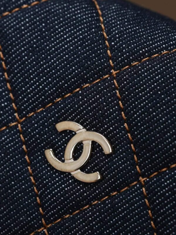 CHANEL 26 Clutch with chain