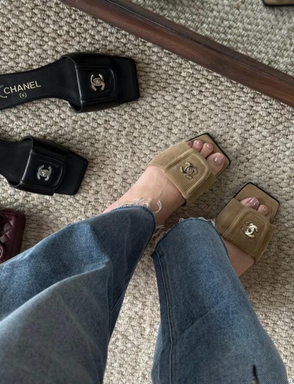 CHANEL Slippers