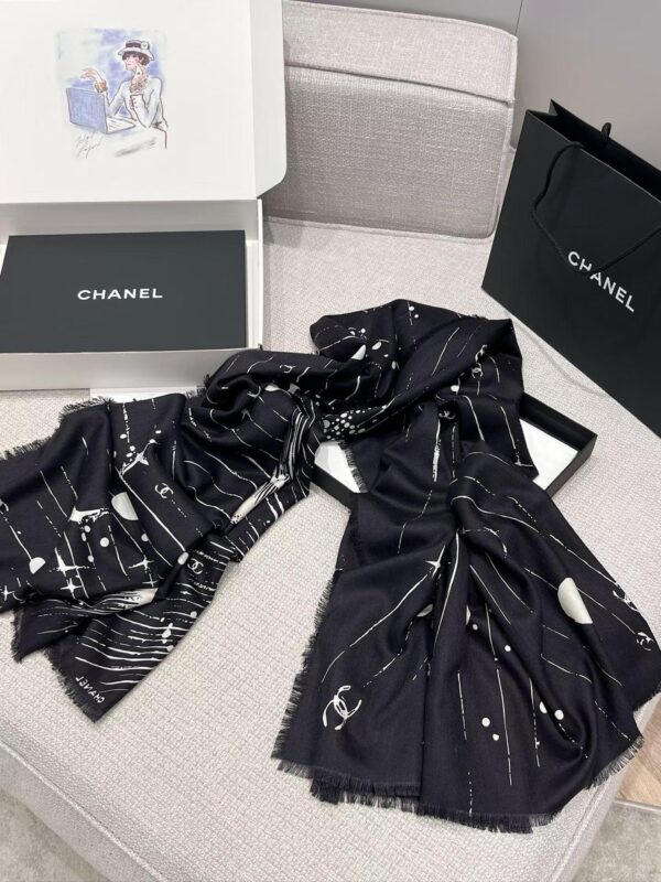 CHANEL Square scarf