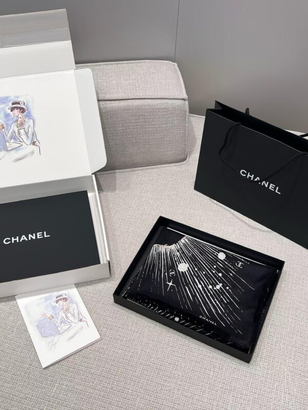 CHANEL Square scarf