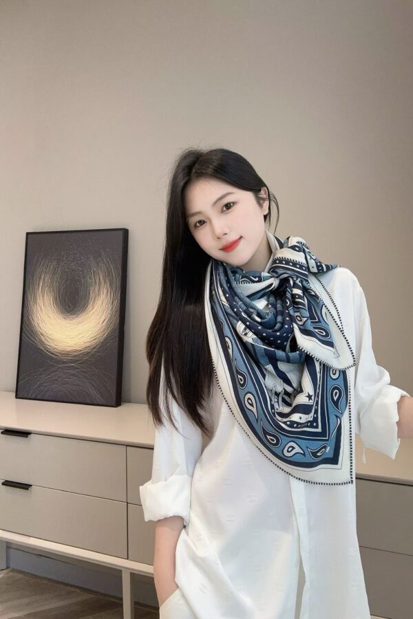 HERMES Square scarf