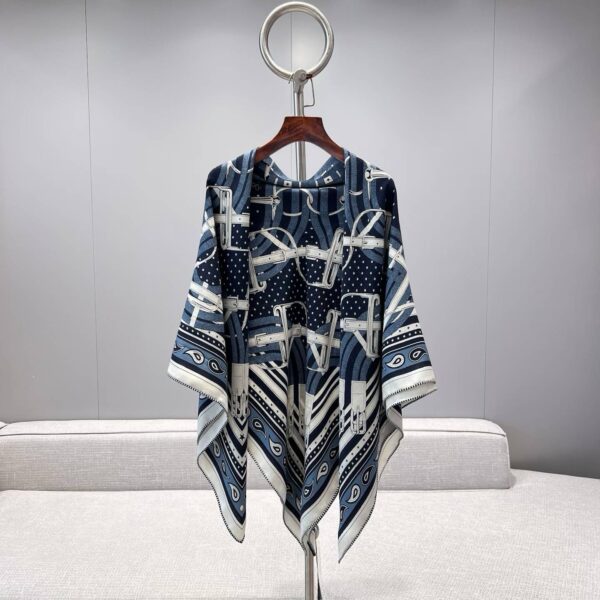HERMES Square scarf