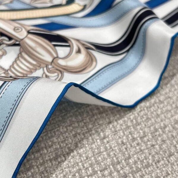 HMES Square scarf