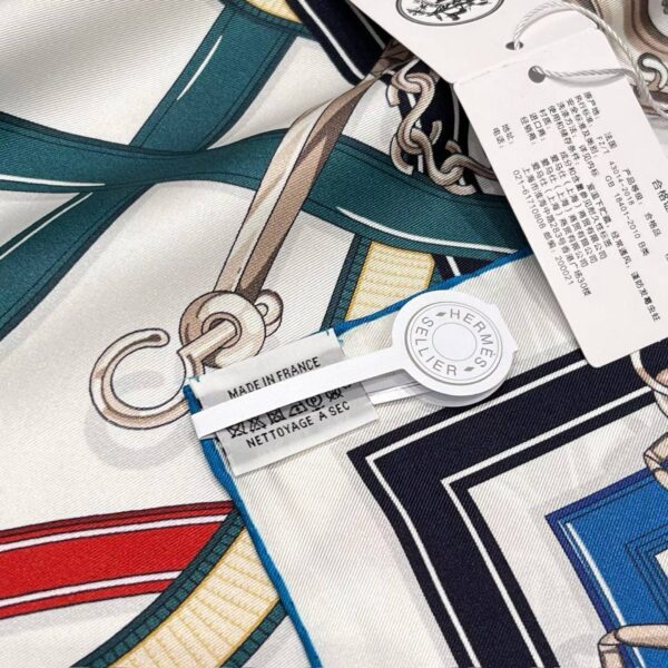 HMES Square scarf