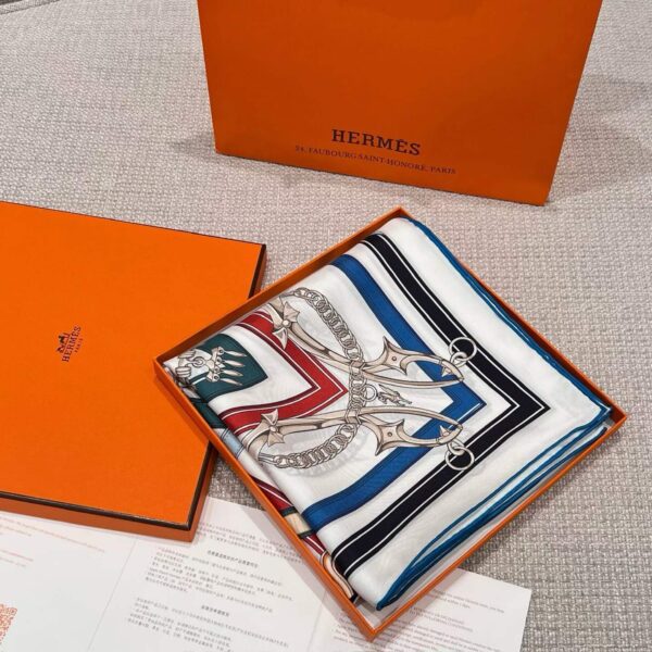 HMES Square scarf