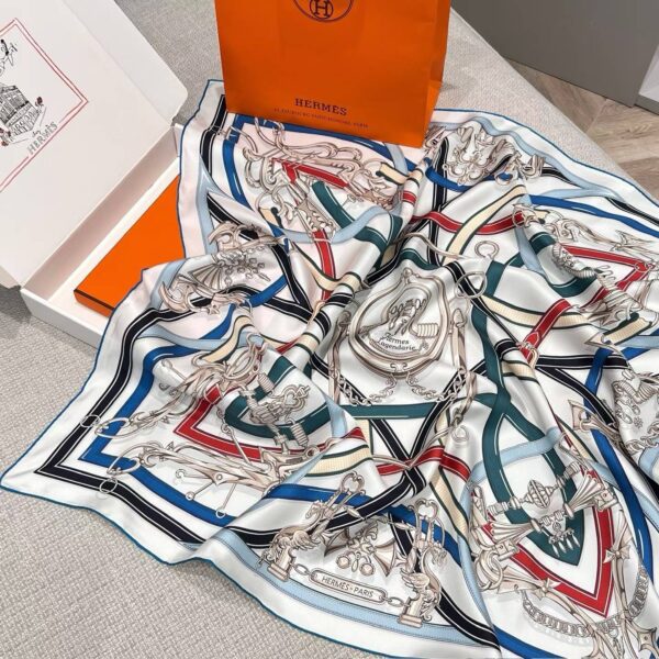 HMES Square scarf
