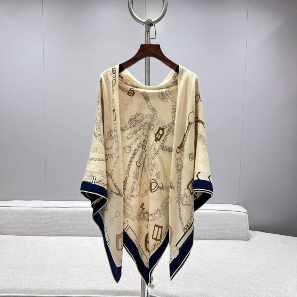 HERMES Square scarf