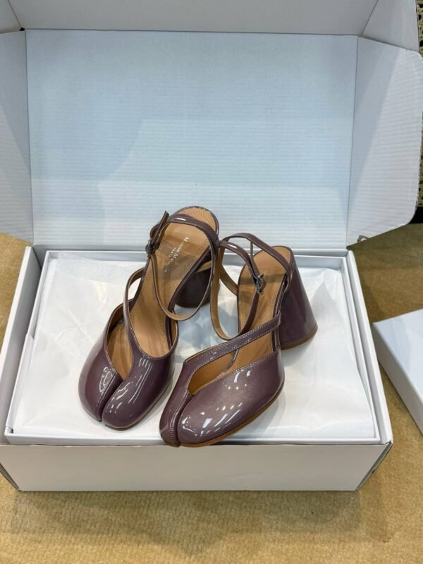 Majira high heel split toe shoes