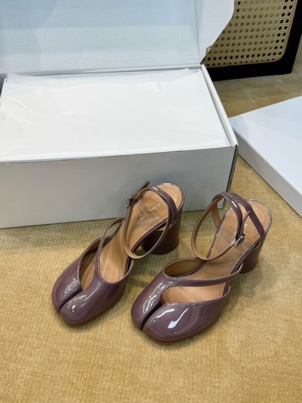 Majira high heel split toe shoes