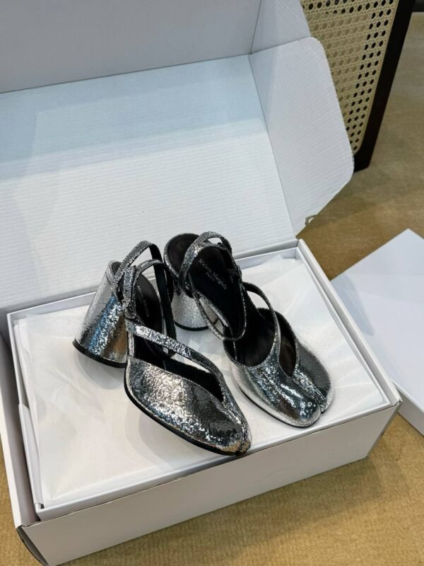 Majira high heel split toe shoes