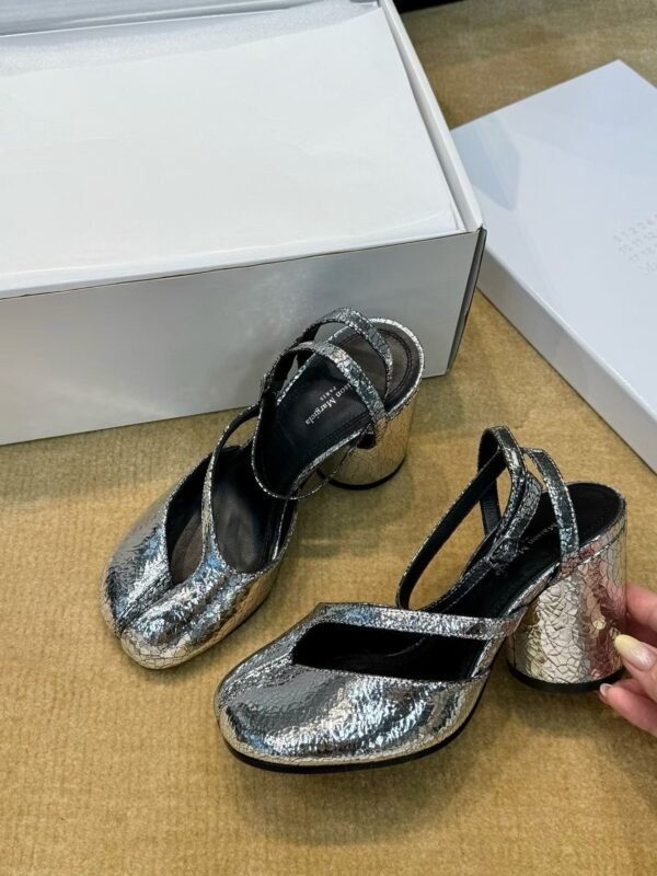 Majira high heel split toe shoes
