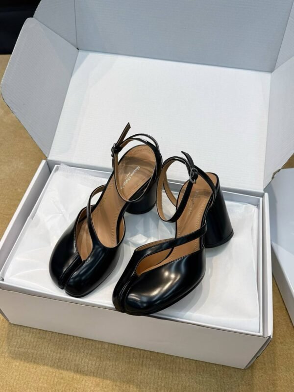 Majira high heel split toe shoes