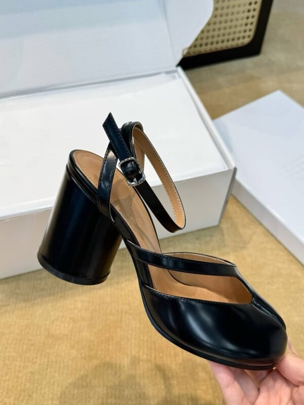 Majira high heel split toe shoes