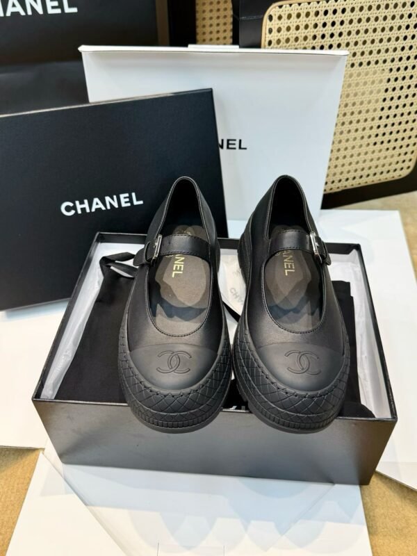 CHANEL Thick-soled Mary Jane shoes
