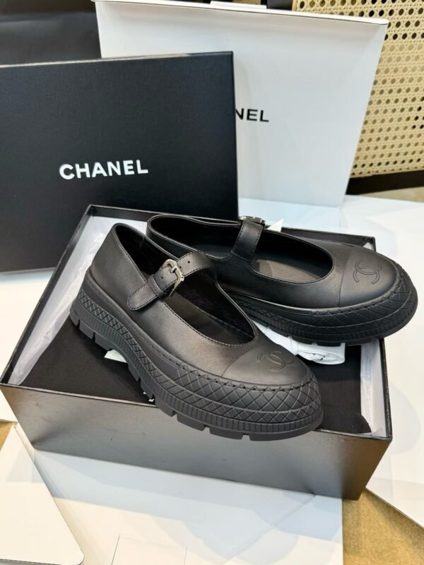 CHANEL Thick-soled Mary Jane shoes