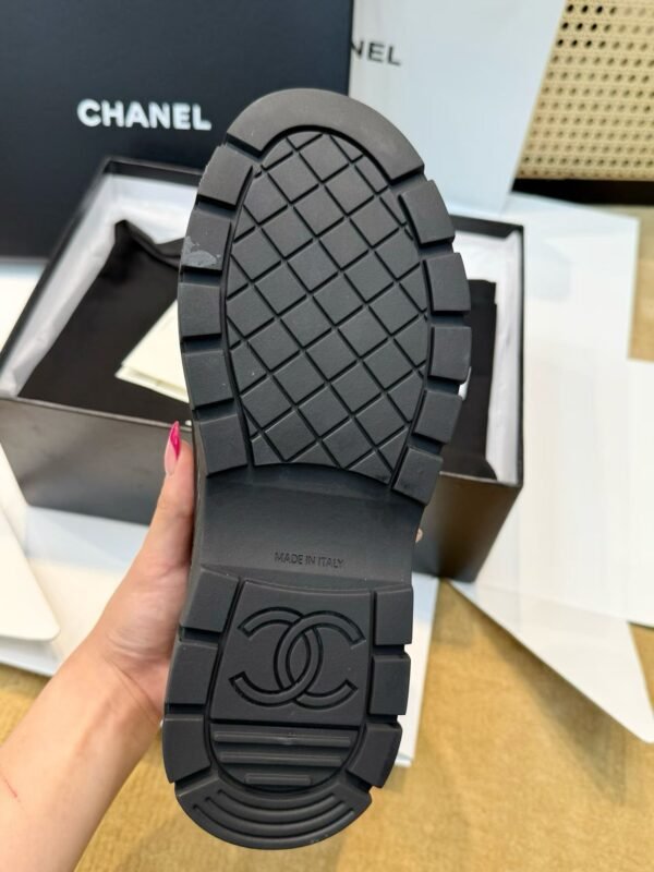 CHANEL Thick-soled Mary Jane shoes