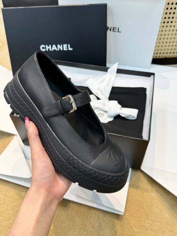 CHANEL Thick-soled Mary Jane shoes