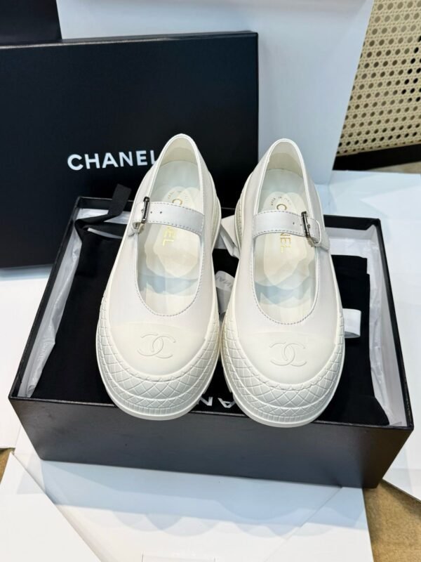 CHANEL Thick-soled Mary Jane shoes