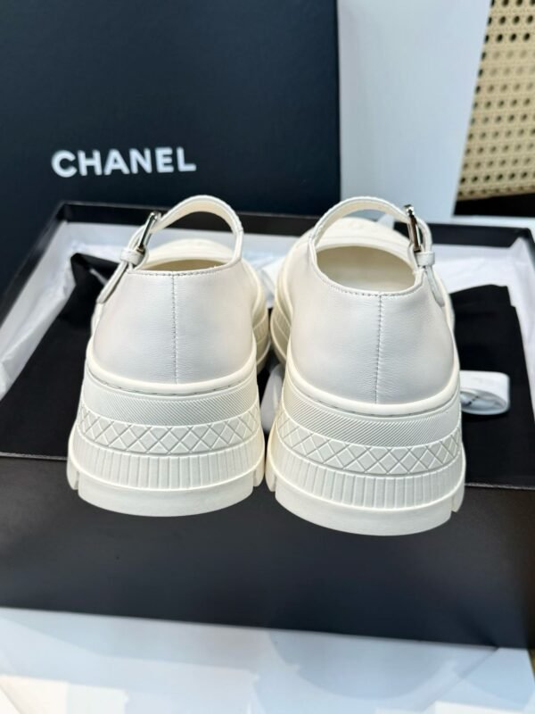 CHANEL Thick-soled Mary Jane shoes