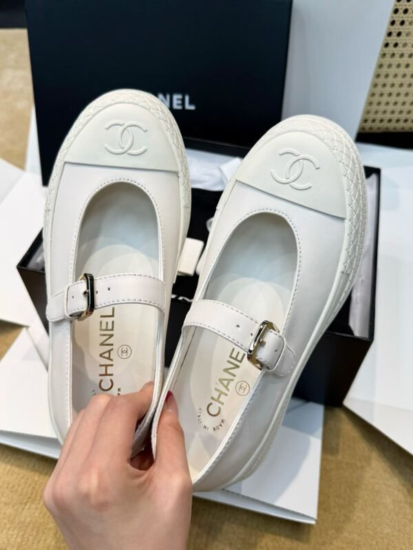 CHANEL Thick-soled Mary Jane shoes
