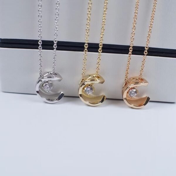 CHANEL COCO Ice moon necklace