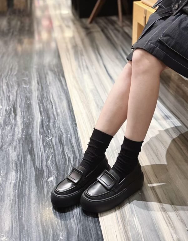 ROGER VIVIER Platform loafers