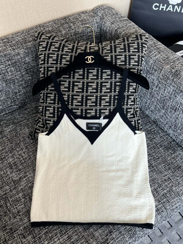 CHANEL Vest