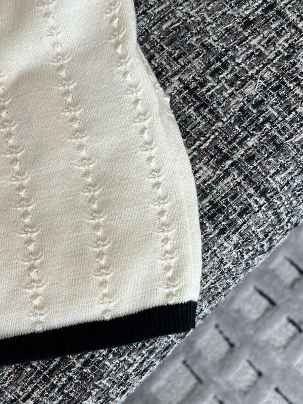 CHANEL Vest