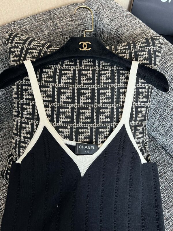 CHANEL Vest