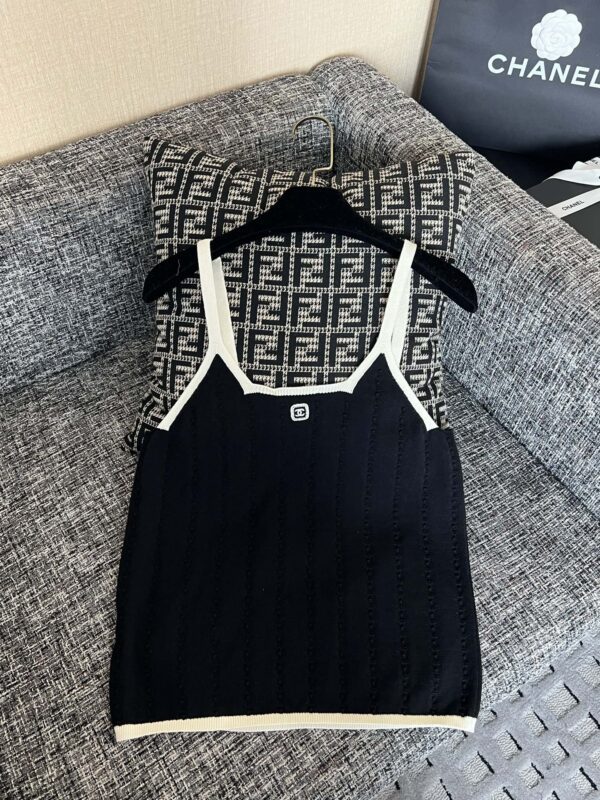 CHANEL Vest