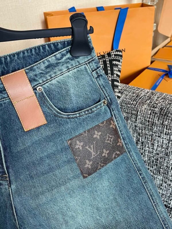 LOUIS VUITTON Jeans