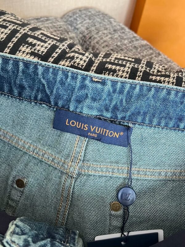 LOUIS VUITTON Jeans
