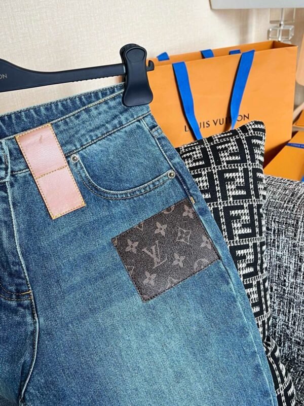 LOUIS VUITTON Jeans