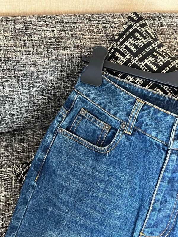LOUIS VUITTON Jeans