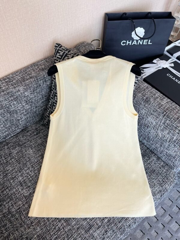CHANEL Vest