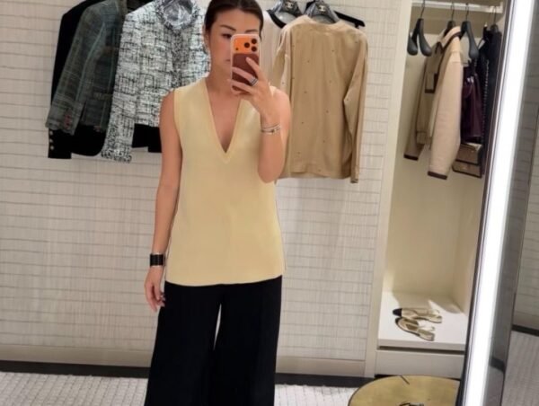 CHANEL Vest