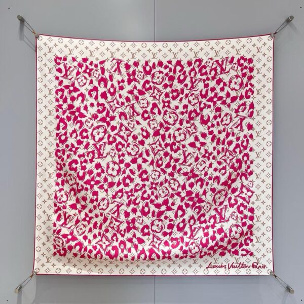 LOUIS VUITTON Square silk scarf