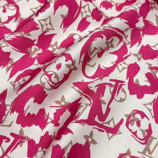LOUIS VUITTON Square silk scarf