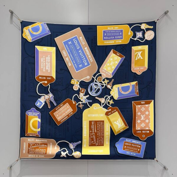 LOUIS VUITTON Square silk scarf