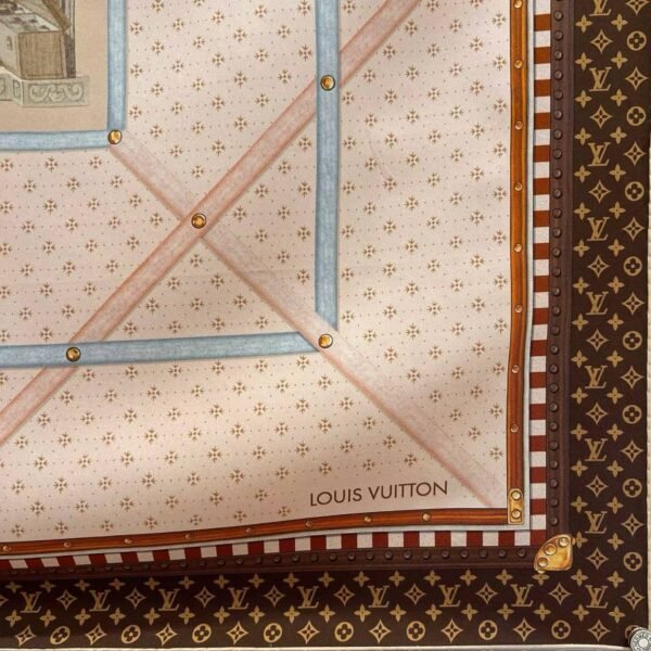 LOUIS VUITTON Square silk scarf