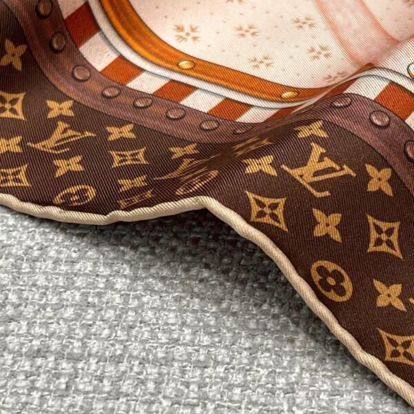 LOUIS VUITTON Square silk scarf
