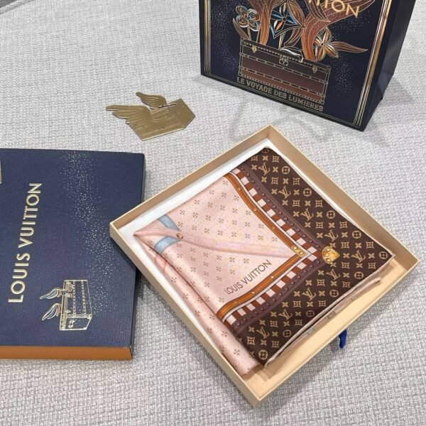 LOUIS VUITTON Square silk scarf