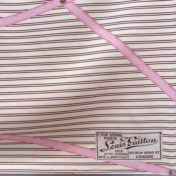 LOUIS VUITTON Square silk scarf