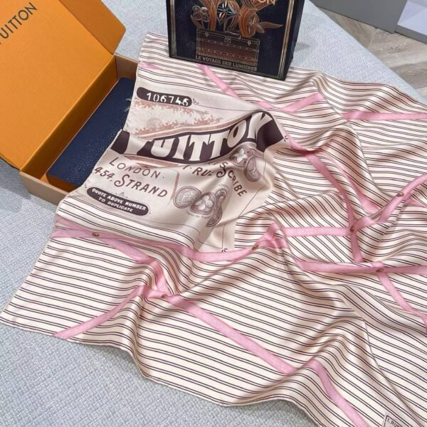 LOUIS VUITTON Square silk scarf