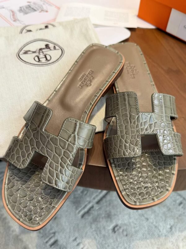 HERMES Slippers