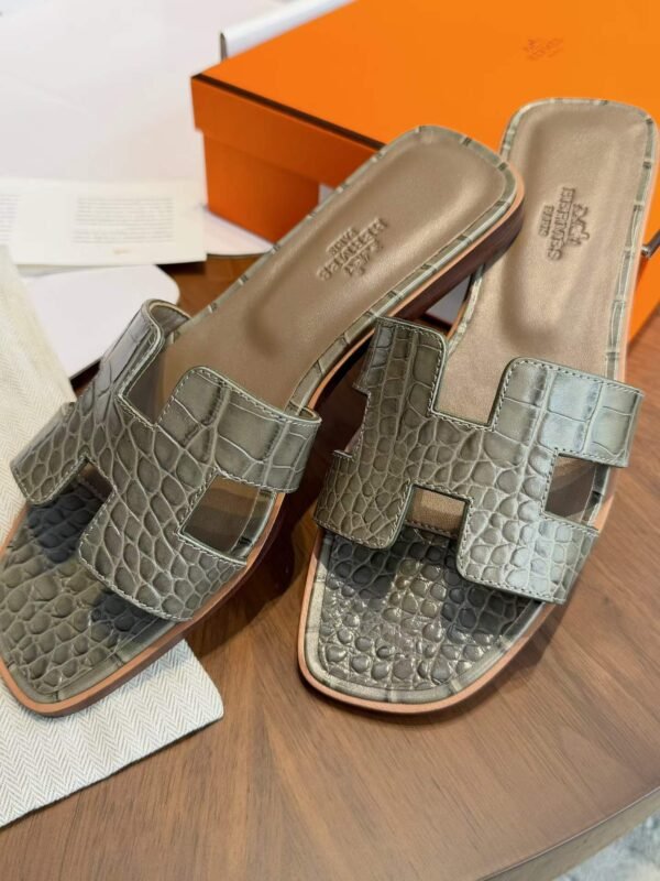 HERMES Slippers